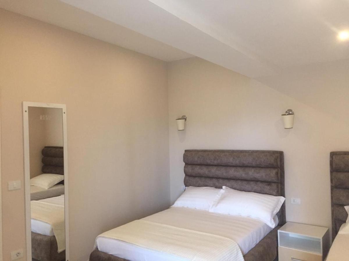 Monte Mare Hotel Вльора Екстер'єр фото