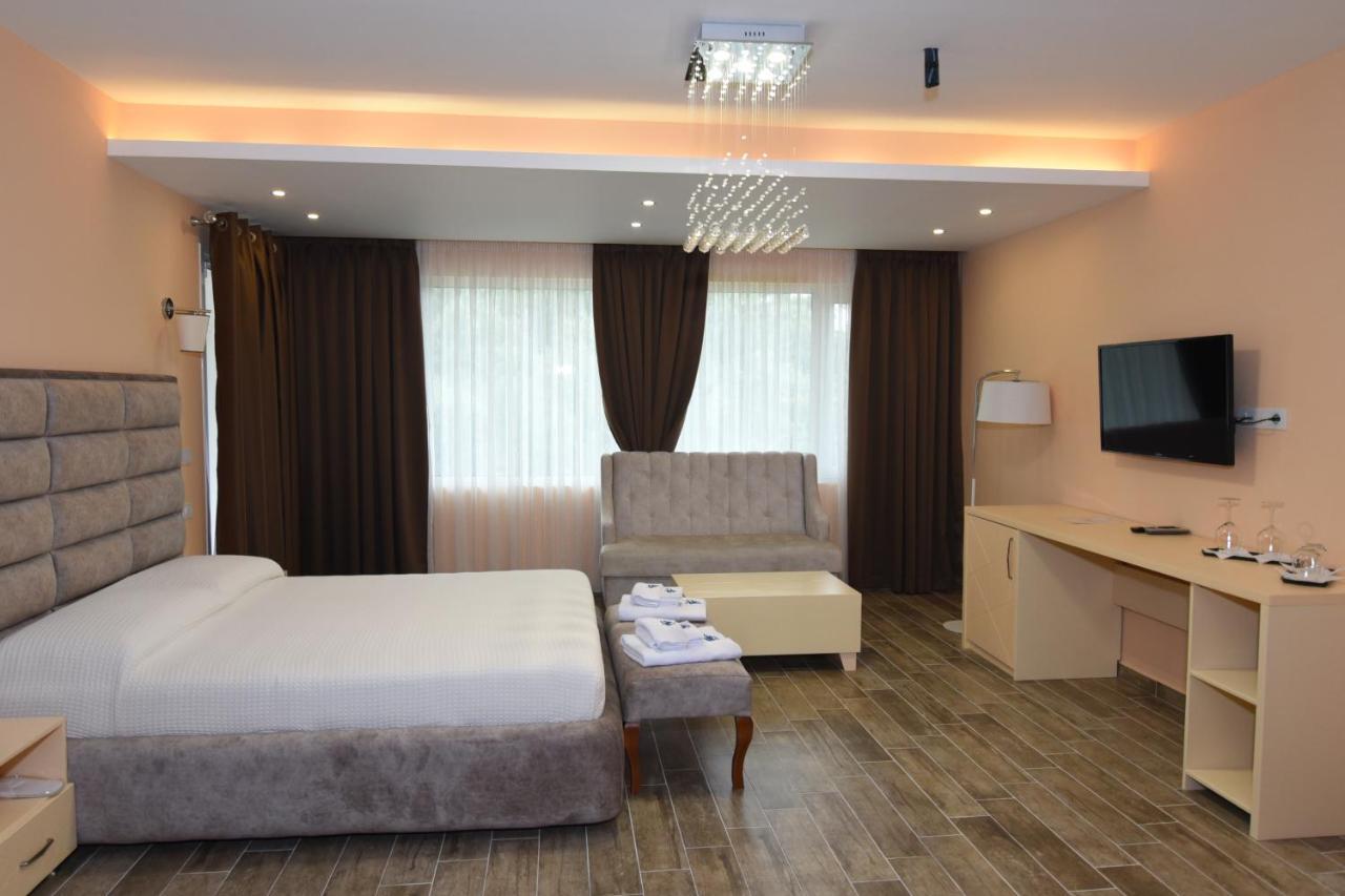 Monte Mare Hotel Вльора Екстер'єр фото