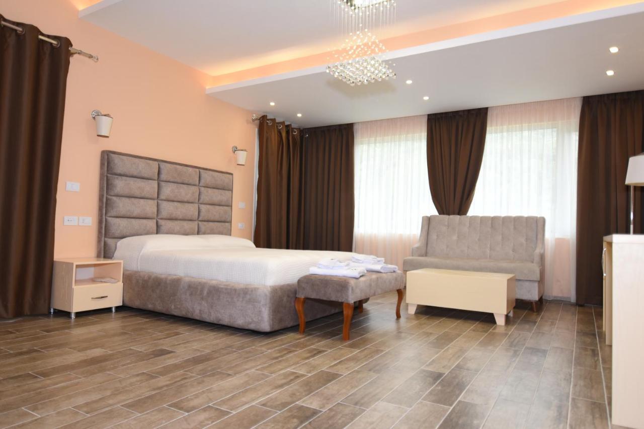 Monte Mare Hotel Вльора Екстер'єр фото