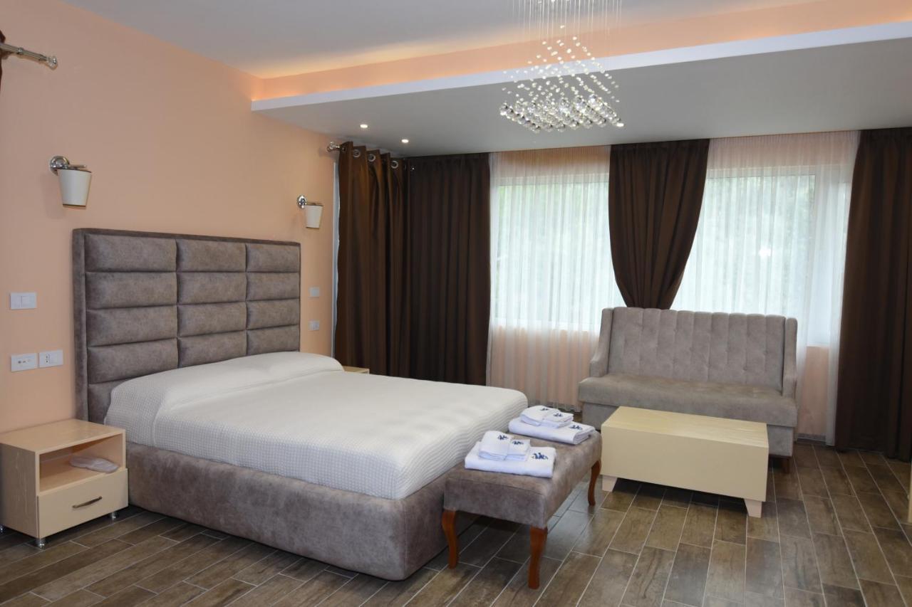 Monte Mare Hotel Вльора Екстер'єр фото