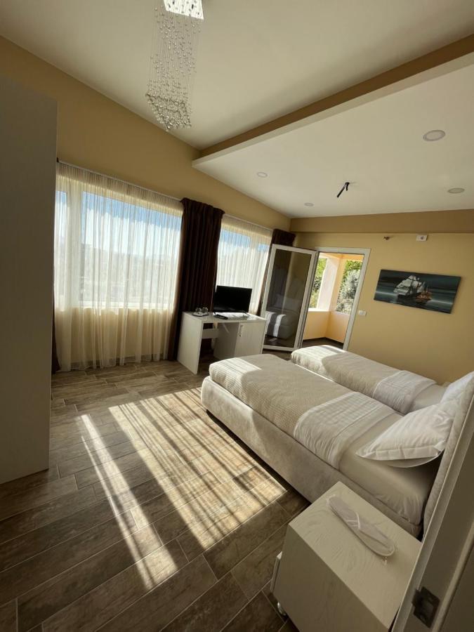 Monte Mare Hotel Вльора Екстер'єр фото