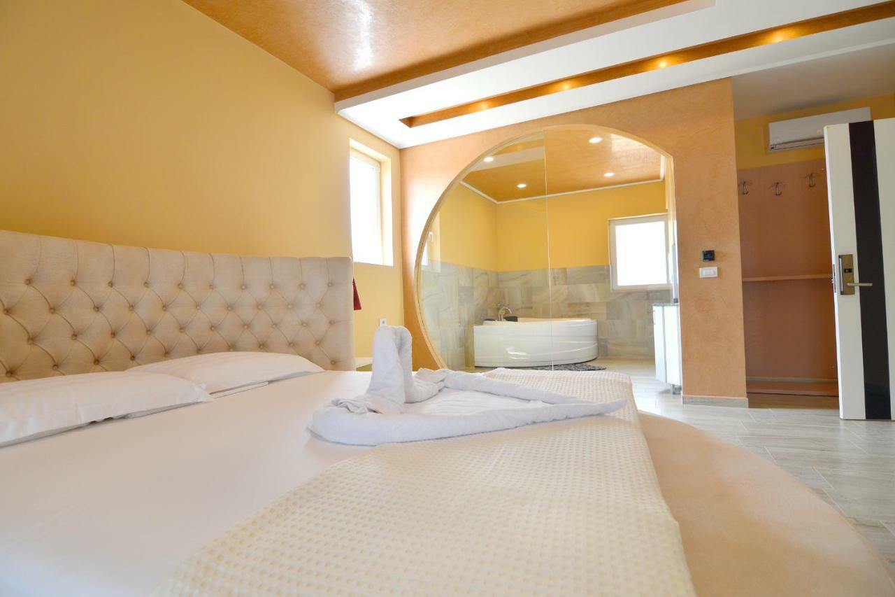 Monte Mare Hotel Вльора Екстер'єр фото